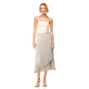 Aritzia ladder skirt in the popular color ashen. New with tags. Offers welcome.